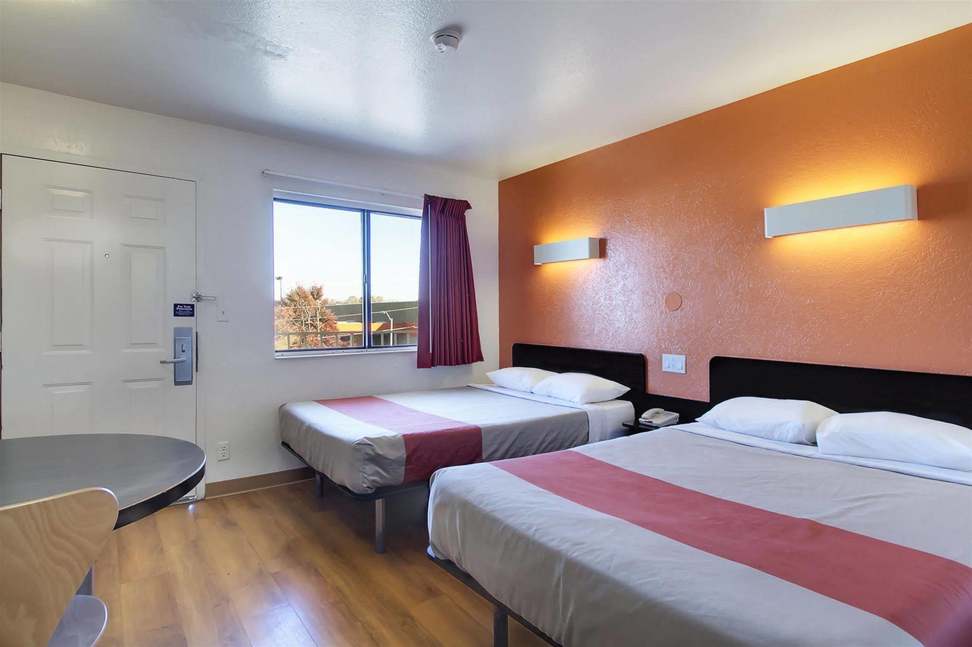 Motel 6-Capitol Heights, Md - Washington Largo Ngoại thất bức ảnh